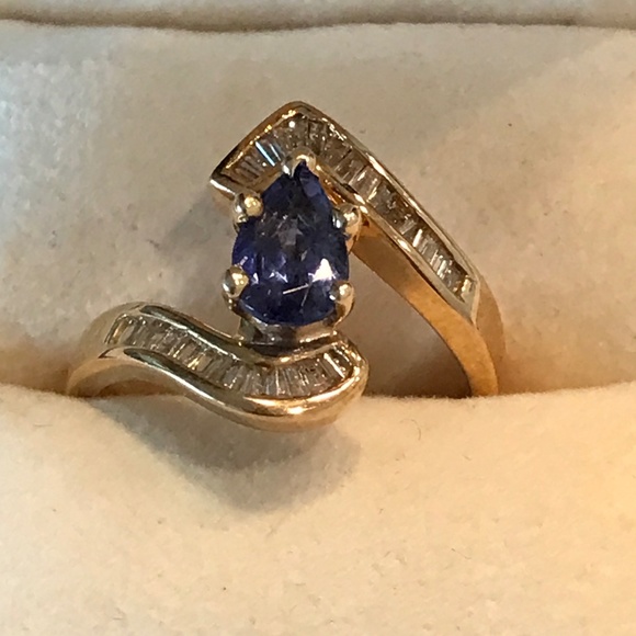 Tanzanite & Diamond Ring 14K. gold Size 7 - Picture 3 of 15